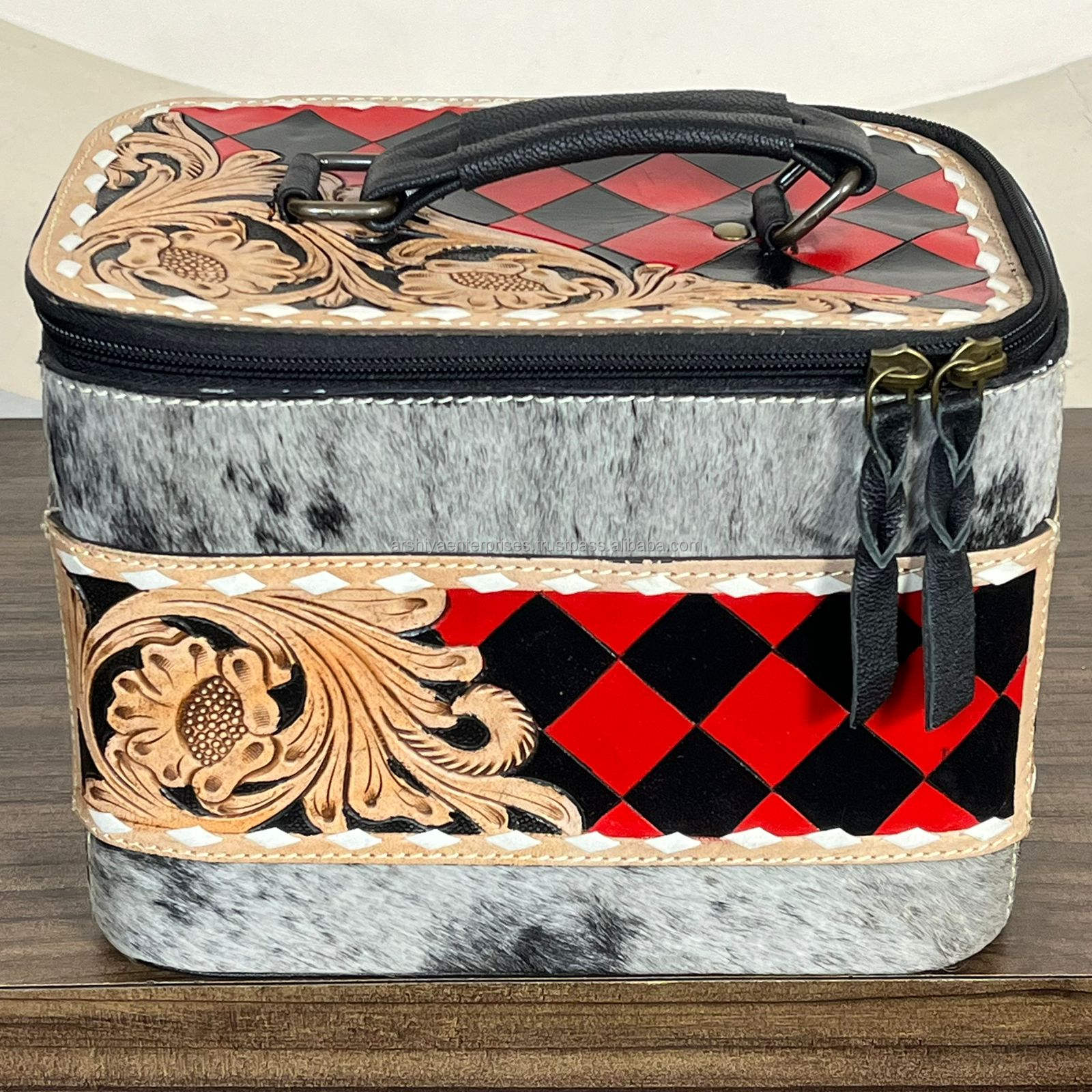 ลายตารางหมากรุกสีแดงดำ