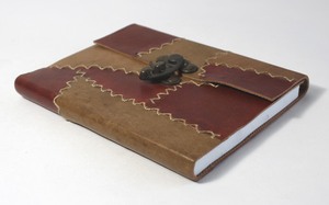 Diario Personalizado Hecho a Mano con Tapa Blanda y Cierre de Cuero, Regalo de Rajasthan, Camelon Exports - Product Image 2