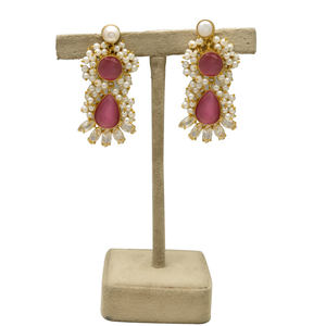 Boucles d'oreilles pendantes pour femme, style vintage chrétien, en laiton plaqué or 24 carats, avec zircone cubique et perle naturelle, motif Monalisa bleue - Product Image 3