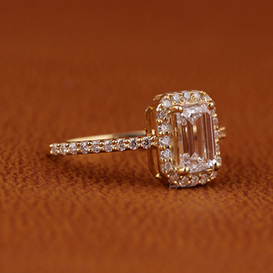 Anillo de Diamante de Laboratorio con Corte Esmeralda, Oro/Platino de 14k, Diamante CVD con Certificado IGI, Joyería Nupcial para Mujer - Product Image 2