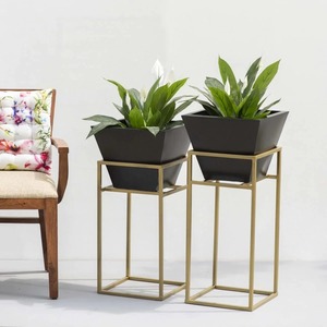 Conteneurs à plantes élégants et durables en fer avec revêtement en poudre pour les jardins intérieurs modernes - Product Image 4