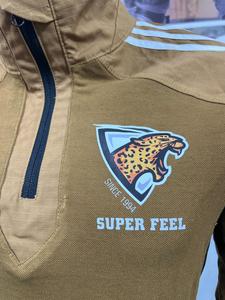 Camisa Táctica SUPER FEEL para Hombre, Poliéster Dorado Transpirable, Diseño de Media Cremallera, Logotipo de Leopardo, Estampado Digital, Detección de Agujas, para Adultos - Product Image 3