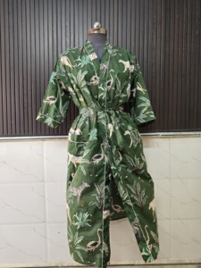 Bata de baño de algodón tejido de manga corta y cuello en V para mujer, suave, transpirable, clásica, para otoño, primavera, verano, ropa de dormir para el hogar - Product Image 2