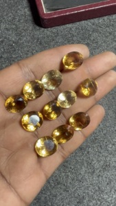 แหวนพลอยซิทรีนตัดตามธรรมชาติและจี้รูปทรงผสมหลวมหินเรียบซิทรีนตัดเป็นเหลี่ยมเพชรพลอย - Product Image 4