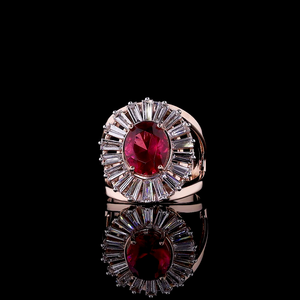 Anillo de compromiso de lujo con halo de diamantes rojos creados en laboratorio, corte brillante, chapado en oro de 14 quilates, certificado IGI, para mujer, aniversario - Product Image 2