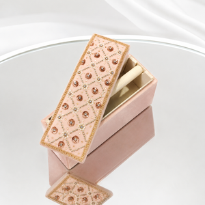 Caja de Joyería de Terciopelo Bordada a Mano para Novias, Diseño de Chooda Kaleere, Caja de Almacenamiento de Joyas, Estuche de Regalo para Bodas Indias - Product Image 4