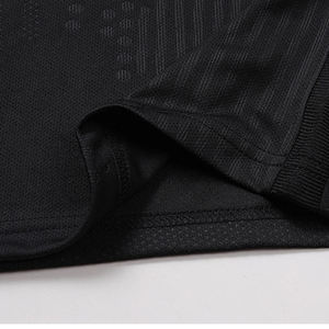 Conjunto de Camiseta y Pantalones Cortos de Fútbol Negros Lisos Personalizados con Detalles Dorados, Secado Rápido, Transpirables, Ligeros, Uniforme de Fútbol, Ropa Deportiva de Equipo para Verano - Product Image 6