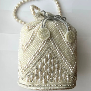 กระเป๋าปอทลีประดับมุกสีขาว ตกแต่งคริสตัลและเพชรพลอยสีเงิน สำหรับผู้หญิง งานแต่งงาน กระเป๋าคลัทช์แบบรูดเชือก สำหรับงานเลี้ยงตอนเย็น ผู้ส่งออก - Product Image 1