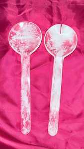Ensemble de cuillères à servir en résine faites à la main : Couverts blancs transparents de qualité alimentaire - Product Image 2