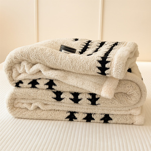 Manta de Felpa Coral Gruesa, Cálida para Invierno, Doble Capa, Cationica, con Rayas, para Sofá o Cama - Product Image 3