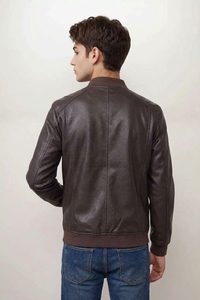 Blouson aviateur en cuir marron pour homme, style streetwear, coupe-vent, fermeture éclair, col montant, coupe classique, idéal pour l'automne - Product Image 2