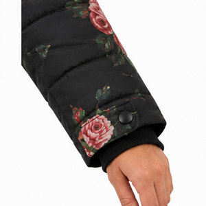 Abrigo Impermeable para Mujer con Aislamiento Térmico, Cintura Ajustable con Cordón y Estilo Moderno para el Invierno - Product Image 4