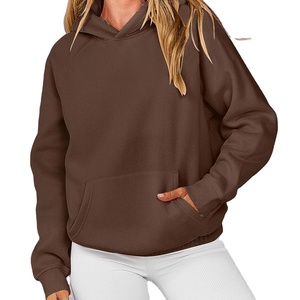 Venta al por mayor de alta calidad de las mujeres de gran tamaño de lana sudaderas de manga larga con capucha camisas bolsillos insignia ropa de otoño - Product Image 1