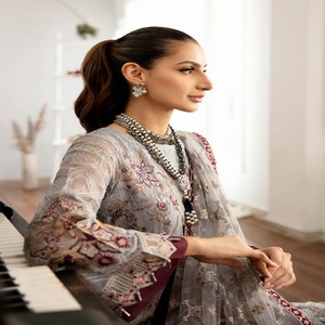 Vente de liquidation sur les femmes pakistanaises indiennes en mousseline de soie Shalwar Kamez Dupata robe de soirée Ramsha vente en gros pour les occasions de mariage - Product Image 5