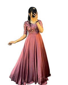 Diseñado Impresione Este Combo Kurti Personalizable Borrom Dupatta Cuenta con Impresiones digitales Inspiradas en el arte de Rajasthani Fiestas perfectas - Product Image 1