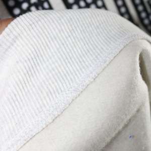 Sudadera CARMICHAEL WHITE con Cuello Alto, 100% Algodón, Apliques Bordados con Puntos Blancos y Negros, Sudadera de Cuello Ancho, CLUSH SPORTS - Product Image 6