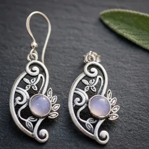 Boucles d'oreilles pendantes en pierre de lune blanche pour femmes, bijoux ethniques indiens bohèmes en argent pour mariages, fêtes et occasions spéciales - Product Image 2