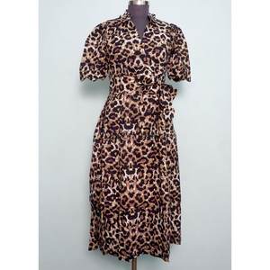 Robe midi pour femme à imprimé léopard 100% coton, très vendue, écologique et lavable, respirante, imprimé animal, col en V, robe longue - Product Image 1