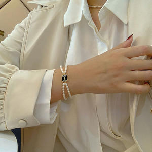 Collier en perles d'eau douce naturelles 2025, argent écrasé, chaîne de clavicule polyvalente, accessoire de mode en argent S925 de qualité supérieure pour femmes - Product Image 1