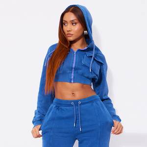 Ensemble de survêtement vintage deux pièces pour femme, coupe courte, avec sweat à capuche zippé et pantalon de jogging, en tissu épais - Product Image 3