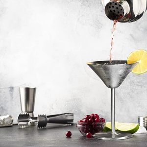 Offre Spéciale : Verres à Cocktail et Martini Classiques en Acier Inoxydable, Capacité 250 ml, Lavables au Lave-Vaisselle - Product Image 1