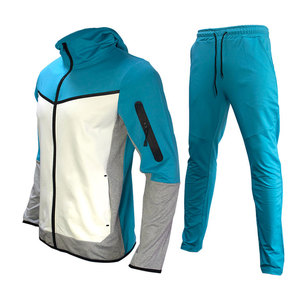 Survêtement de football entièrement personnalisé de haute qualité, tenue de jogging par sublimation, survêtement tissé confortable pour homme, tenue décontractée d'équipe - Product Image 4