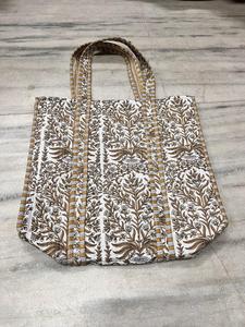 Sac fourre-tout en coton fait main pour femme, style bohème, en tissu de coton, accessoire quotidien pour la plage, le shopping et les voyages - Product Image 2