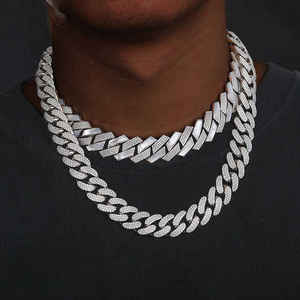 Chaîne cubaine élégante en argent 925 plaqué or avec diamants de laboratoire pour homme - Product Image 1