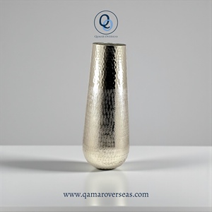 Vase en métal martelé argenté moderne Qamar Overseas, fait main, décoration de table, vase en aluminium martelé fait main - Product Image 1