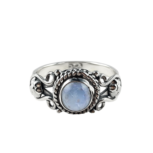 Bague délicate en pierre de lune 3,6 grammes, élégant accessoire de montre - Product Image 2