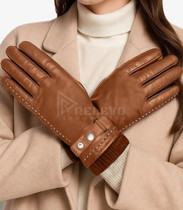 Gants de moto en cuir véritable à écran tactile pour hommes, gants de course en cuir de chèvre perforé pour l'été, logo personnalisé, fabrication en usine - Product Image 2