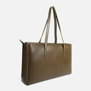Sac à main de voyage tendance pour femme en cuir véritable avec fermeture éclair, grand format, à porter en bandoulière, vente en gros - Product Image 4