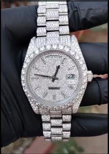 Reloj de plata con diamantes fabricado en India para mujer, con correa de acero inoxidable, ideal para regalo de aniversario. Disponible para la venta. - Product Image 6