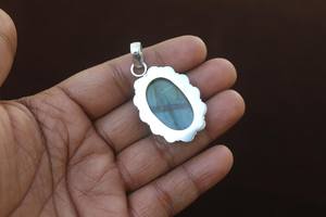 Pendentif en labradorite bleue naturelle, style bohème, bijoux en argent sterling 925, collier en pierres précieuses fait main, cadeau de Noël unique pour femmes - Product Image 5