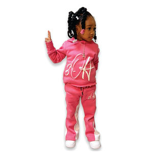 Ensemble de survêtement pour enfants personnalisé : sweat à capuche orné de strass et pantalon évasé, coupe ample et oversize - Product Image 1