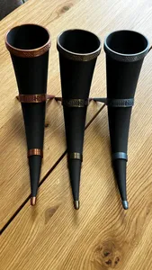 Cuenco artesanal de cuerno vikingo con acabado natural, taza tradicional nórdica vikinga para amantes del hidromiel con soporte. - Product Image 5