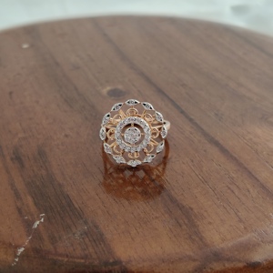 แหวนทองคำ 14K ประดับเพชรเม็ดเดี่ยว ดีไซน์วงเปิดทันสมัย สำหรับผู้หญิง สวมใส่ในงานแต่งงาน งานหมั้น งานเลี้ยง หรือในชีวิตประจำวัน เครื่องประดับคุณภาพสูง - Product Image 3