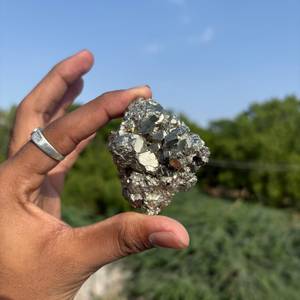 Clúster de pirita natural |   Espécimen de Cristal de Pirita de Hierro Premium |   Mineral de Oro de los Locos en Bruto para Decoración del Hogar, Reiki, Sanación y Colección - Product Image 3
