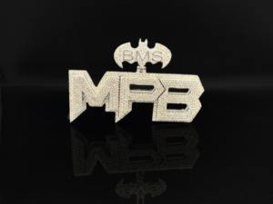 Colgante Personalizado de Lobo Ártico con Circonitas Heladas, Logotipo de Murciélago MB, de Acero Inoxidable y Plata Tibetana, con Dije de Pedrería, Estilo Hiphop Unisex, Ice Legacy - Product Image 3