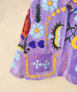 Chaqueta de Invierno Boho India para Mujer, de Lujo, Estilo Boutique, con Bordado Suzani de Terciopelo Hecho a Mano - Product Image 5