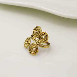 Anillo de Latón Chapado en Oro con Patrón Geométrico, Estilo Bohemio Unisex, Joyería para Uso Diario - Product Image 4