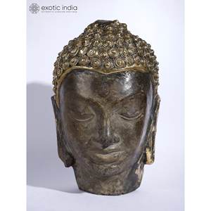 Sculpture tête de bouddha en laiton faite à la main de 9 pouces élégante et complexe pour la décoration intérieure espace de méditation traditionnel pour Diwali - Product Image 1