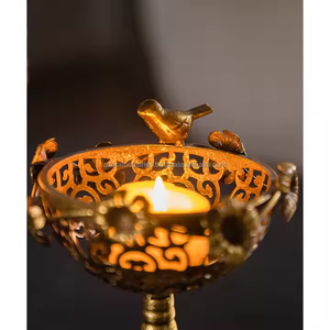 Chandelier rétro européen vintage en métal bougeoirs en métal pour décoration de fête de mariage support de cadeau - Product Image 4