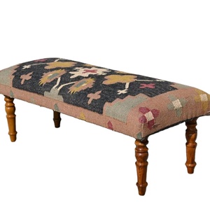 Banco Kilim de Yute y Lana Tejido a Mano – Banco Otomano de Madera Tapizado Estilo Bohemio - Product Image 1