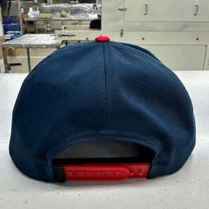 Gorra Snapback de Dos Tonos con Logotipo Bordado Personalizado al por Mayor, Estilo Hip Hop, de Sarga de Algodón, con Visera Plana, Estructurada, Estilo Béisbol Urbano para Hombre - Product Image 3