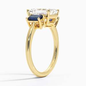 Anillo de Compromiso de Tres Piedras con Diamante Cultivado en Laboratorio con Corte Esmeralda, Oro Amarillo de 14K, Piedra Lateral de Zafiro, Certificado GRA, Anillo de Novia para Fiesta - Product Image 2