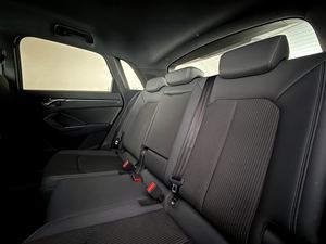 Vagoneta Q3 1.5 35 TFSI S LINE 2020 USADA EN EXCELENTES CONDICIONES - Product Image 3