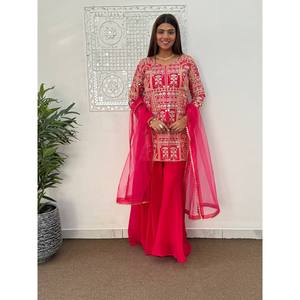 Hermoso conjunto de mujer con bordado elegante y traje de codificación elegante de trabajo de hilo - Product Image 1