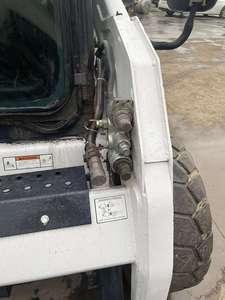 Minicargadora Bobcat S300 S450 S160 Usada, Cargadora de Ruedas 4x4 con Cucharón, Marca Original - Product Image 2