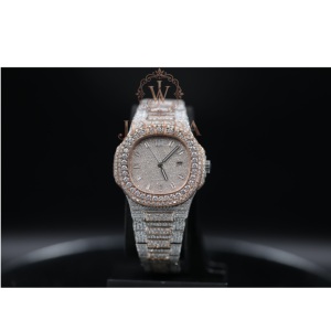 Montre en cuir avec diamant Moissanite de qualité supérieure, style classique, pour un usage quotidien et les réunions d'affaires, en vente - Product Image 1